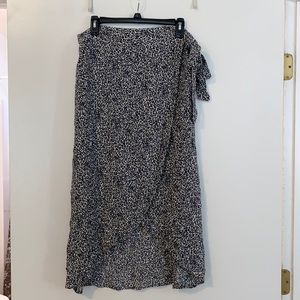 AMERICAN EAGLE High Waist Leopard Wrap Midi Skirt
